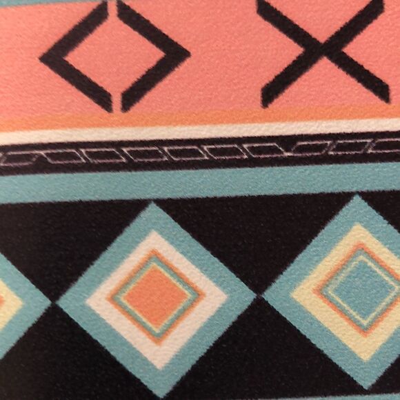 NWT Vegan Southwest Look 👀 Zip Wallet. Zip and card compartments. Secure! - Picture 14 of 17